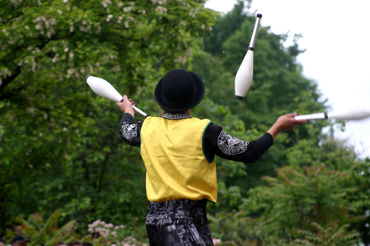 Juggler with clubs